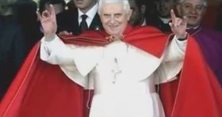 Pope_Satanic_hand_sign